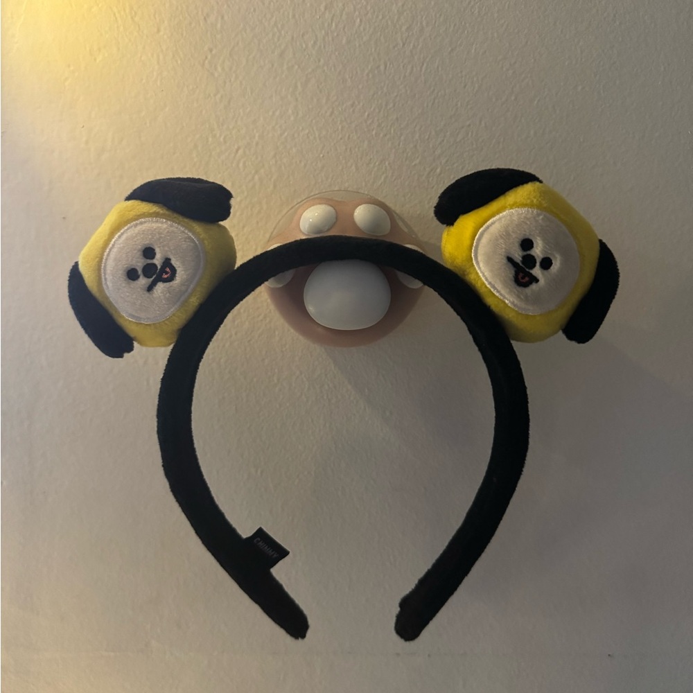 here we have an official chimmy headband from BT21 ◡̈